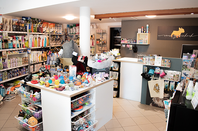 Dogzilla Pestshop belső small